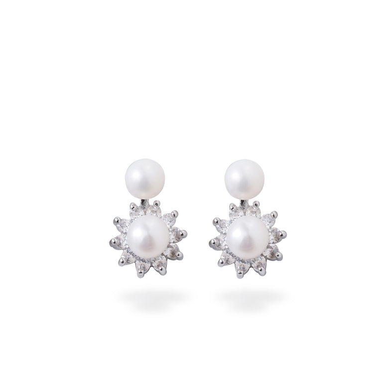 Le Pearl Drop Earrings