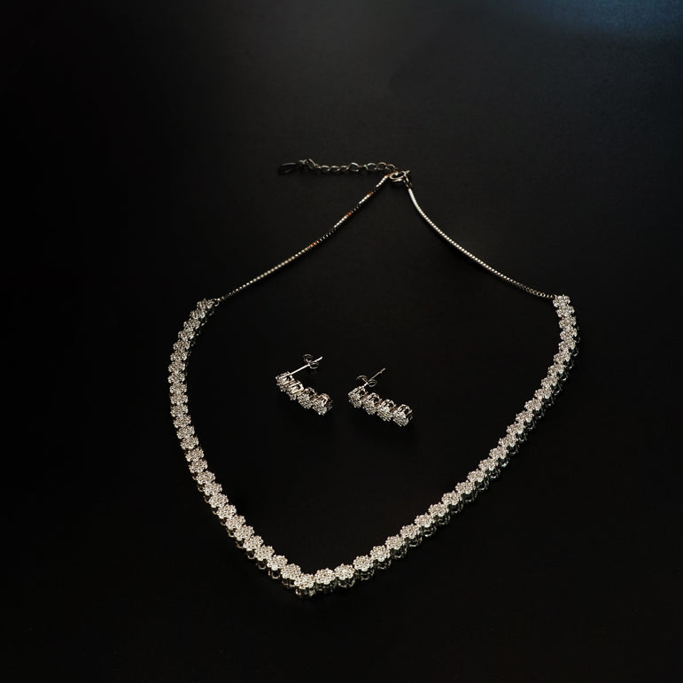 Graceful Vibe Silver necklace set
