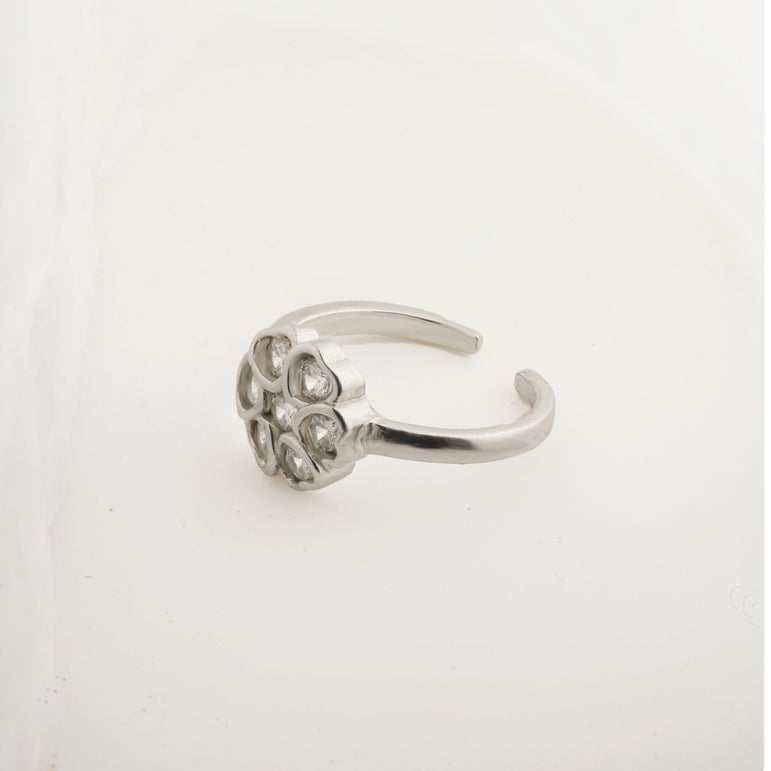Silver daisy fashion Ring