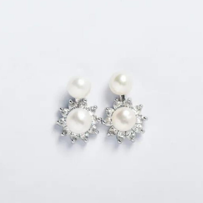 Le Pearl Drop Earrings