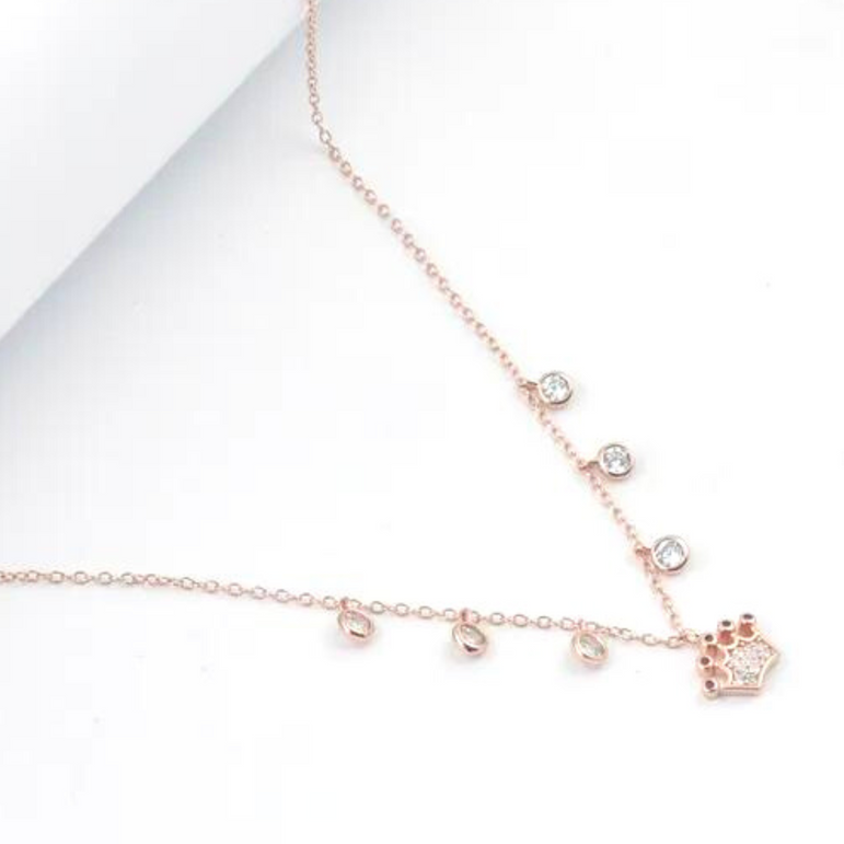Rose Gold Queen Zircon Necklace with Link Chain