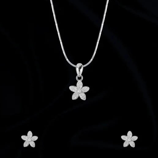 Daisy bloom silver pendant set